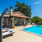 Melnica By Guide Villa Barban