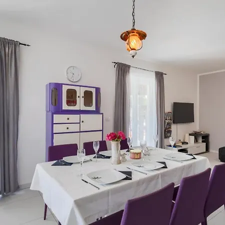 Melnica By Guide Barban